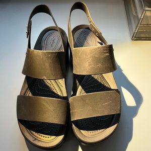 Crocs Brooklyn Wedge, Black, Size 10